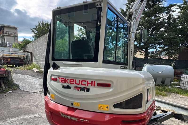 OmecoHub - Immagine TAKEUCHI TB240